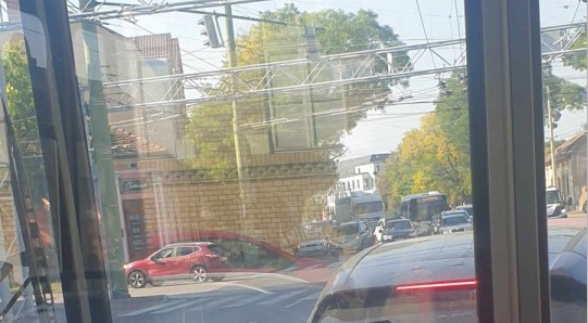 Két autó ütközött a Berlini körút és a Csongrádi sugárút kereszteződésében – Szegedi hírek | Szeged365
