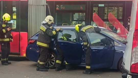 Újabb baleset Szegeden: autó és villamos ütközött a belvárosban (galéria) - Szegedi hírek | Szeged365