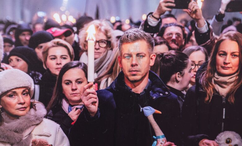 Kiszúrták Magyar Péter szemét egy képen a vásárhelyi sajtófotó kiállításon - Szegedi hírek | Szeged365